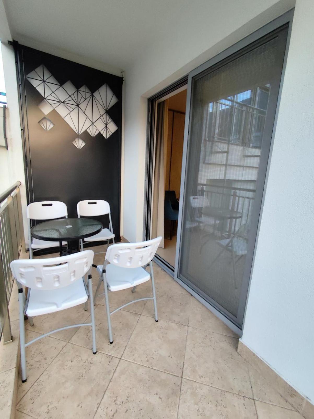 Urban Apartments Сутоморе Екстериор снимка
