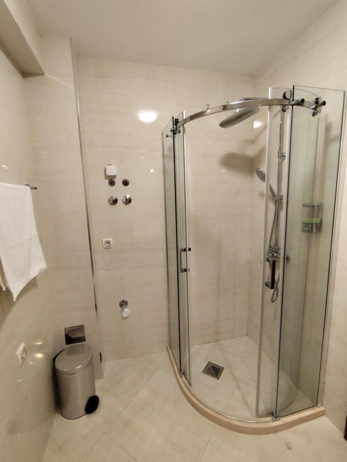 Urban Apartments Сутоморе Екстериор снимка